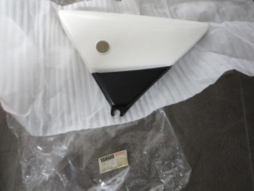Yamaha Seitendeckel links DT50 MX DT80 MX left side cover weiß 5J0-21711-00-98 Original NOS