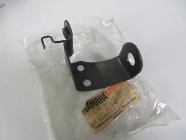 Yamaha Blinkerhalter vorne rechts DT80 LCI flasher stay RH 17F-83328-00 NEU